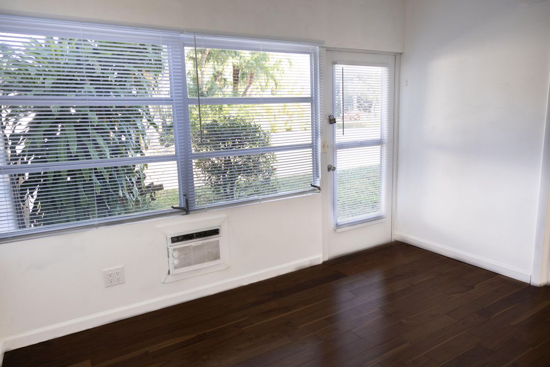 На продажу: $180,000 (1 спален, 1 ванн, 738 Квадратных фут)