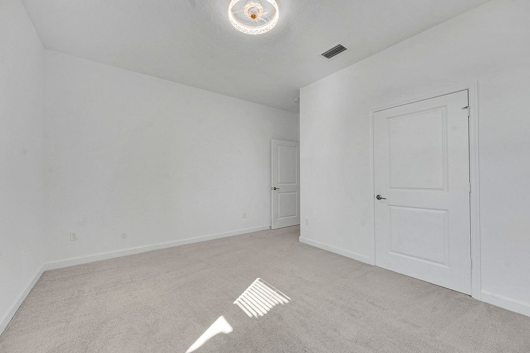 На продажу: $625,000 (5 спален, 3 ванн, 3667 Квадратных фут)