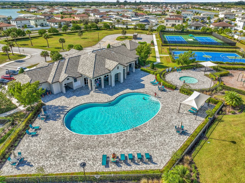 На продажу: $625,000 (5 спален, 3 ванн, 3667 Квадратных фут)