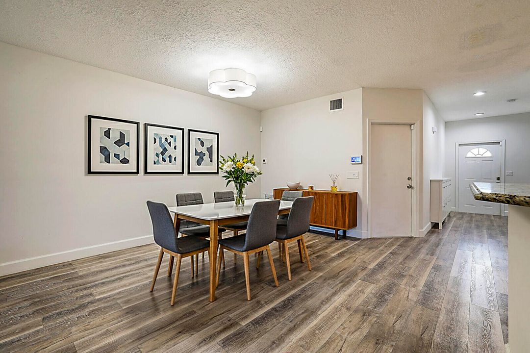 For Sale: $499,000 (3 beds, 2 baths, 1819 Square Feet)