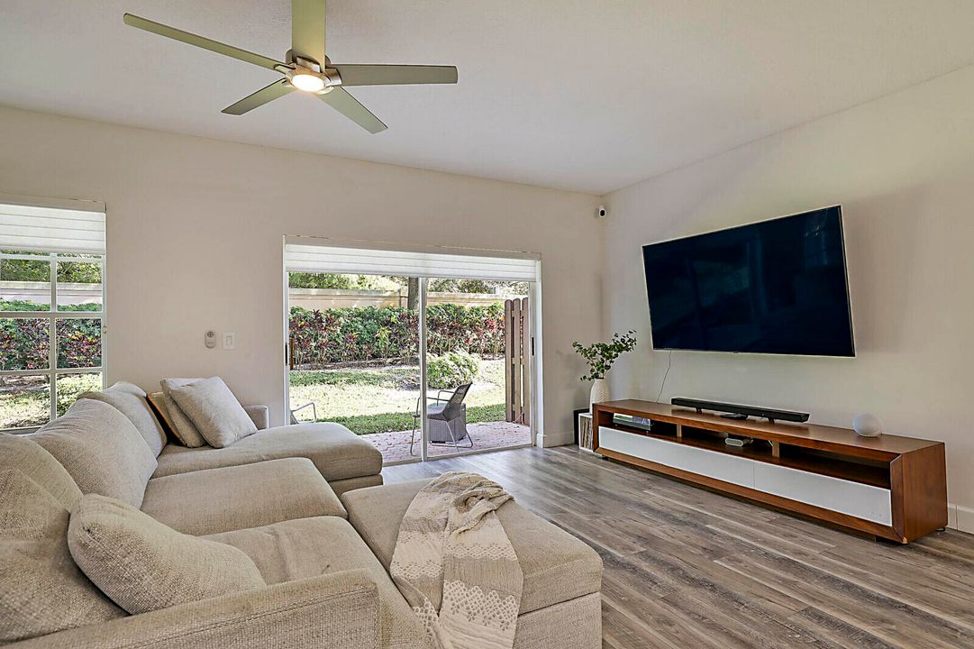 For Sale: $499,000 (3 beds, 2 baths, 1819 Square Feet)