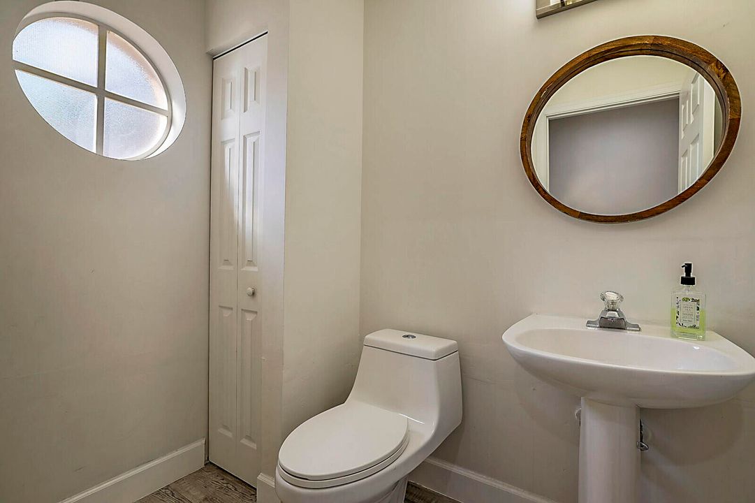 For Sale: $499,000 (3 beds, 2 baths, 1819 Square Feet)