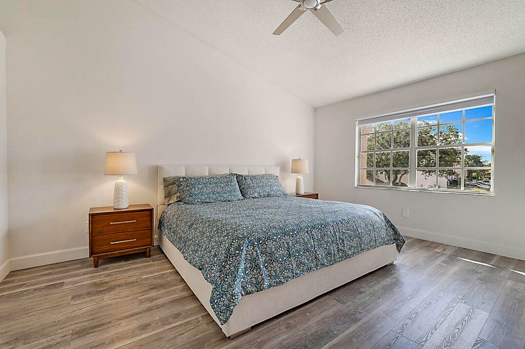 For Sale: $499,000 (3 beds, 2 baths, 1819 Square Feet)