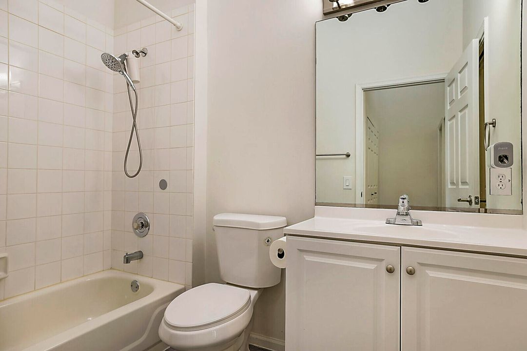 For Sale: $499,000 (3 beds, 2 baths, 1819 Square Feet)