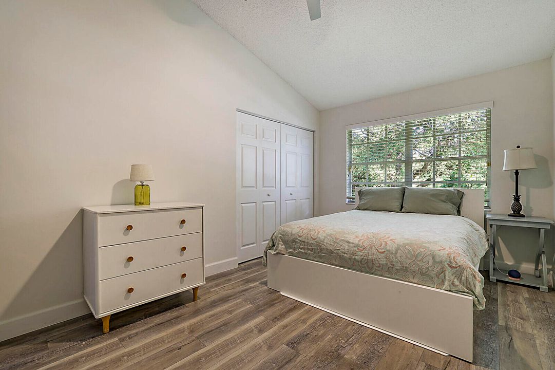 For Sale: $499,000 (3 beds, 2 baths, 1819 Square Feet)