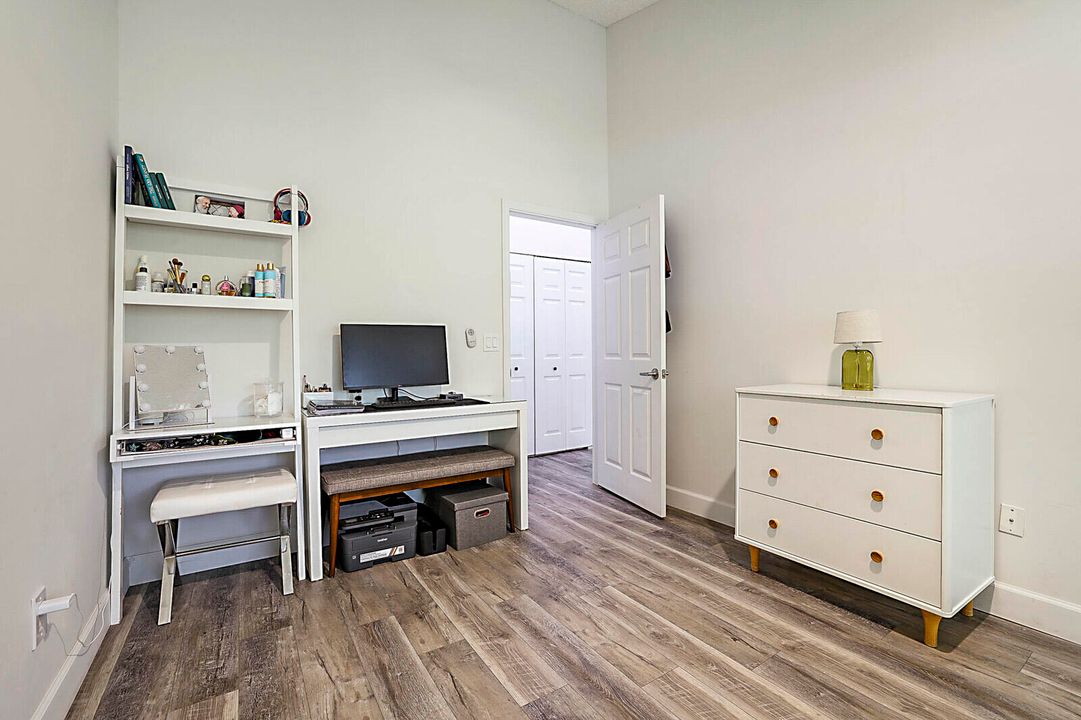 For Sale: $499,000 (3 beds, 2 baths, 1819 Square Feet)