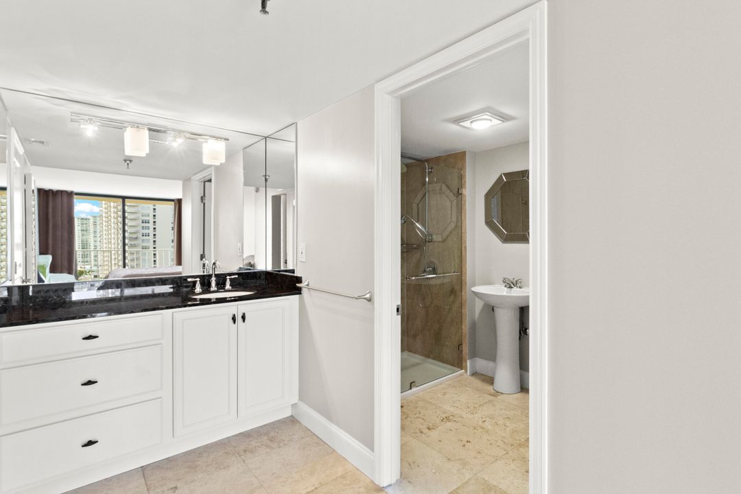 В аренду: $3,350 (2 спален, 2 ванн, 1240 Квадратных фут)