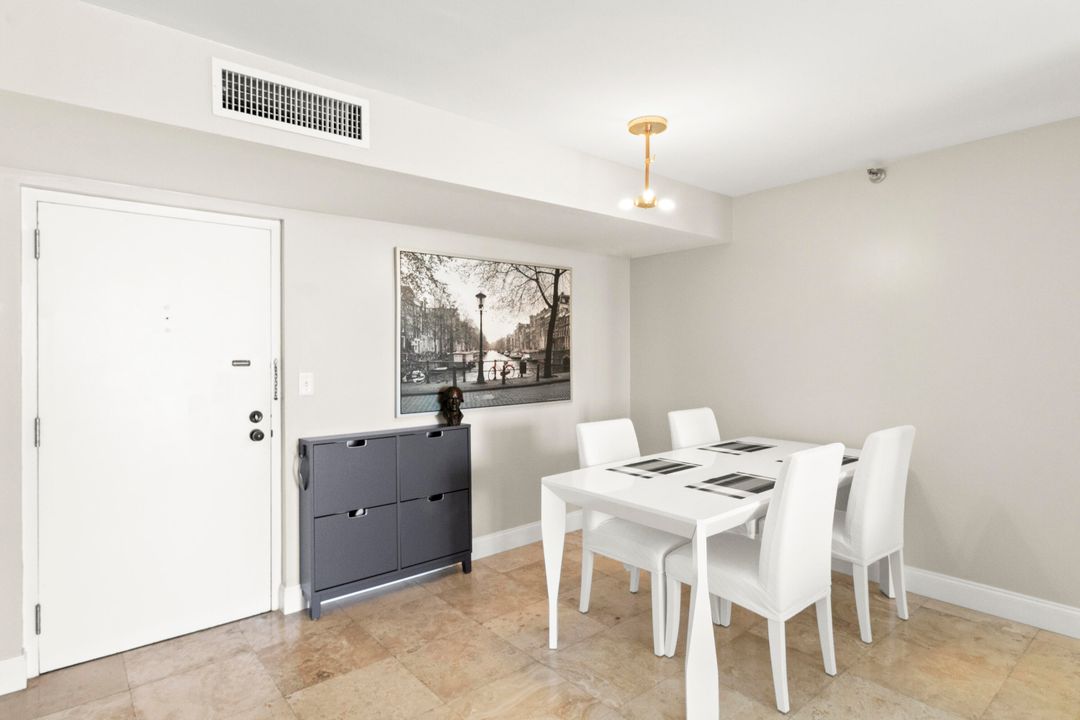 В аренду: $3,350 (2 спален, 2 ванн, 1240 Квадратных фут)