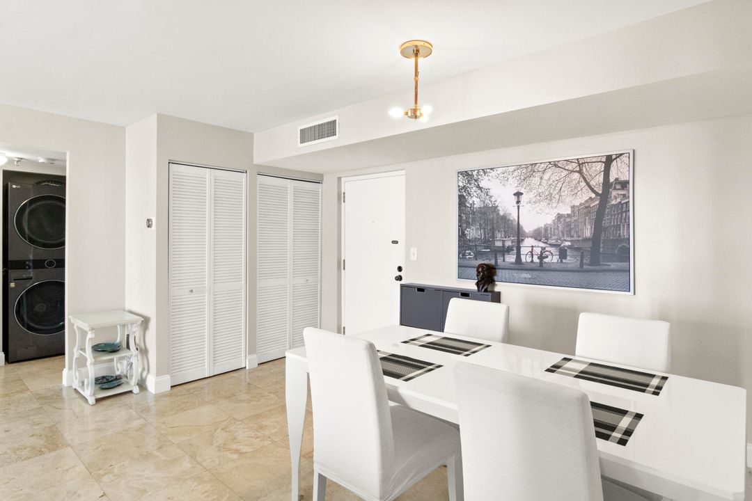 В аренду: $3,350 (2 спален, 2 ванн, 1240 Квадратных фут)