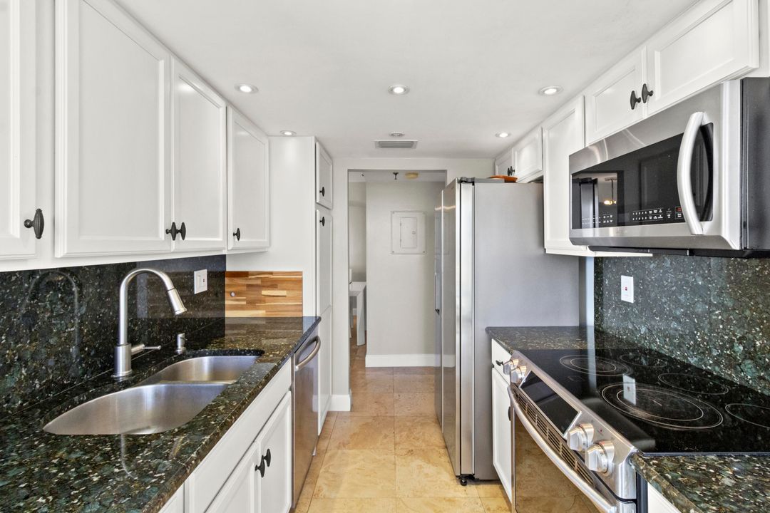 В аренду: $3,350 (2 спален, 2 ванн, 1240 Квадратных фут)