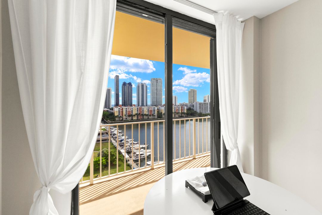 В аренду: $3,350 (2 спален, 2 ванн, 1240 Квадратных фут)