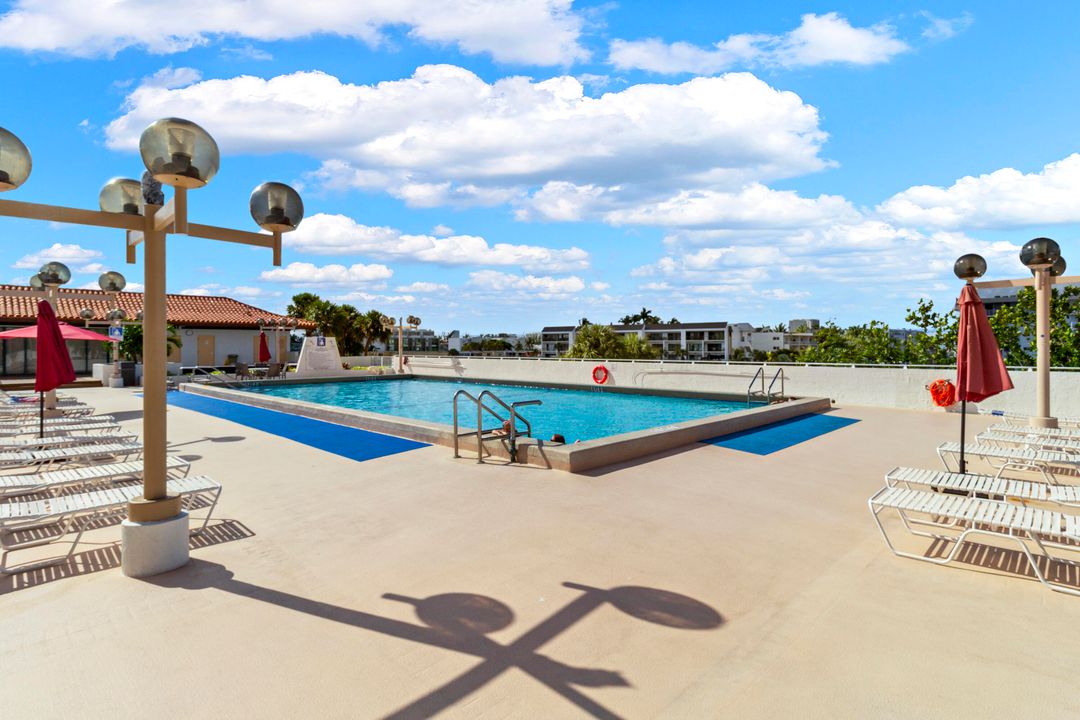 В аренду: $3,350 (2 спален, 2 ванн, 1240 Квадратных фут)