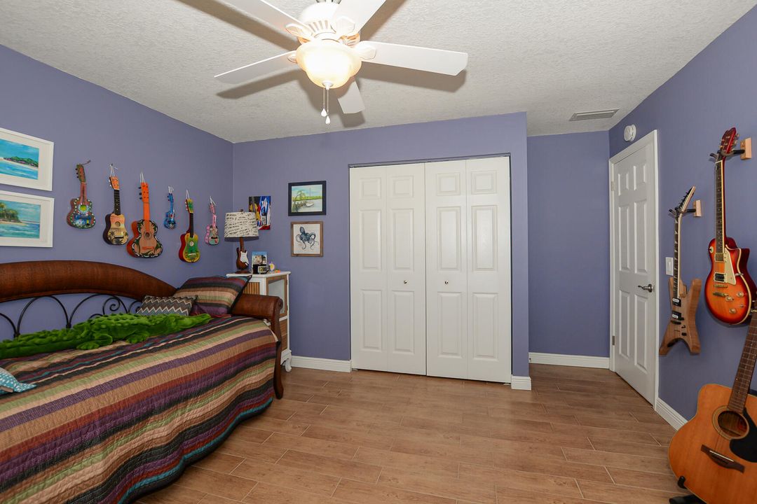 На продажу: $185,000 (2 спален, 1 ванн, 876 Квадратных фут)