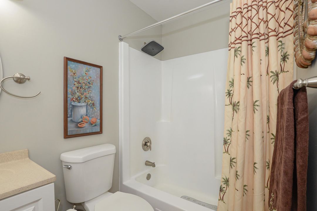 На продажу: $185,000 (2 спален, 1 ванн, 876 Квадратных фут)