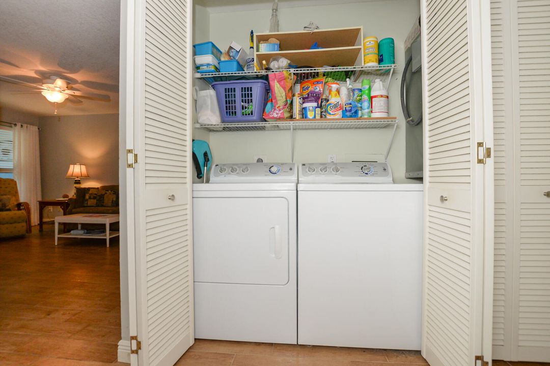 На продажу: $185,000 (2 спален, 1 ванн, 876 Квадратных фут)