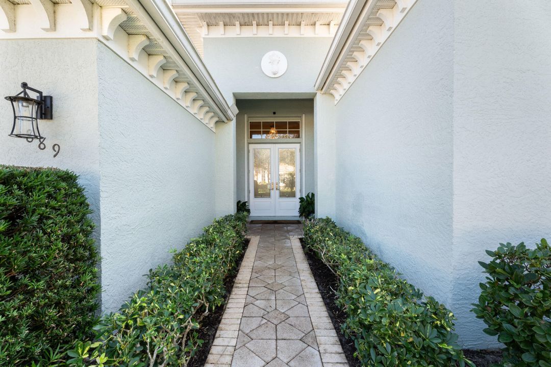 For Sale: $972,000 (4 beds, 3 baths, 2716 Square Feet)