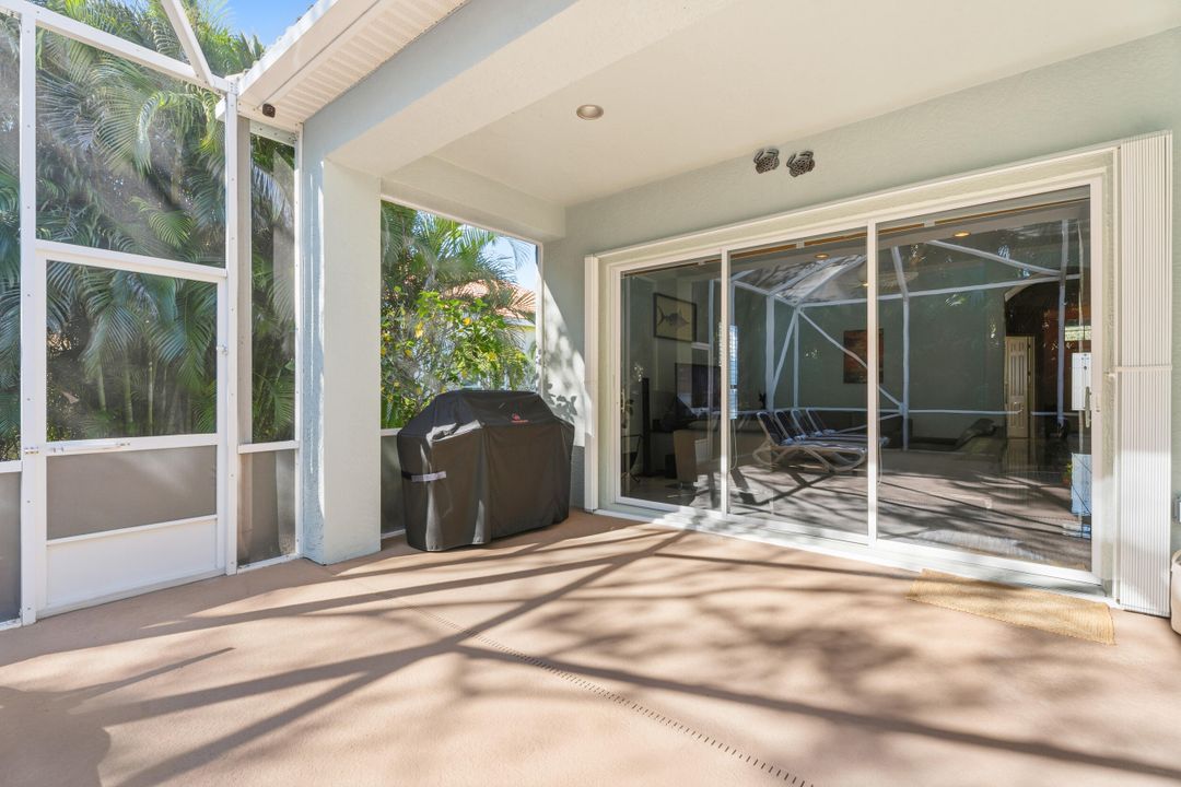 For Sale: $972,000 (4 beds, 3 baths, 2716 Square Feet)