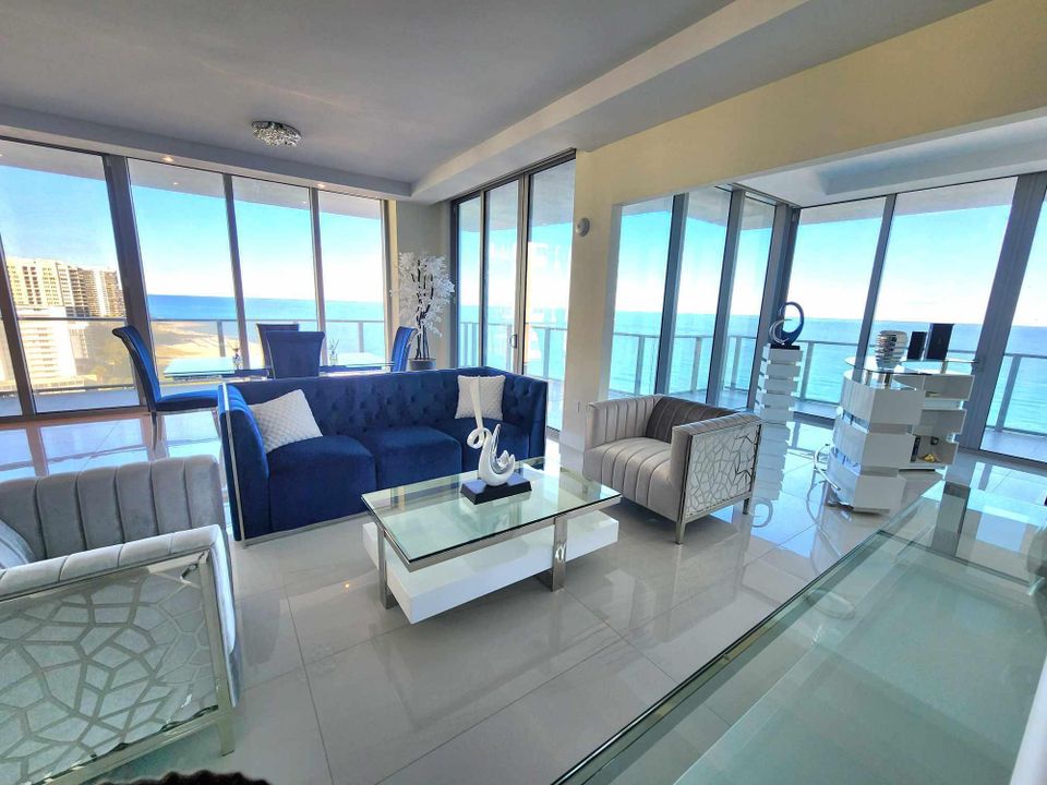 出租: $24,000 (2 贝兹, 2 浴室, 1917 平方英尺)