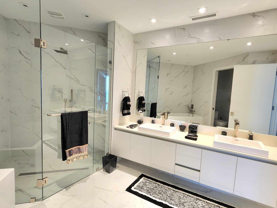 出租: $24,000 (2 贝兹, 2 浴室, 1917 平方英尺)