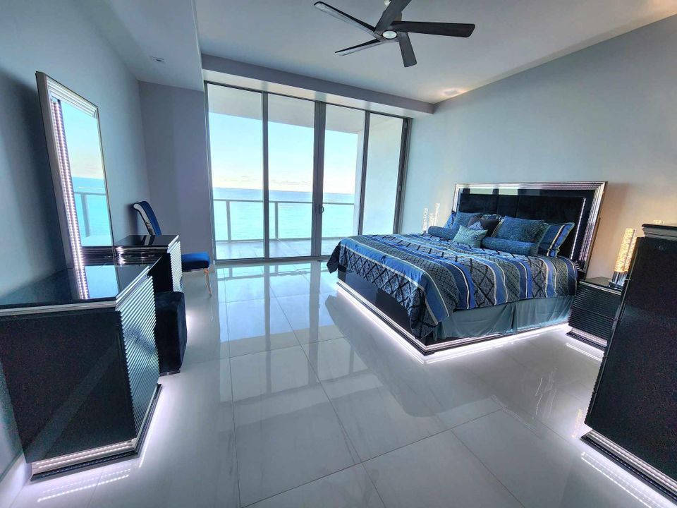 出租: $24,000 (2 贝兹, 2 浴室, 1917 平方英尺)