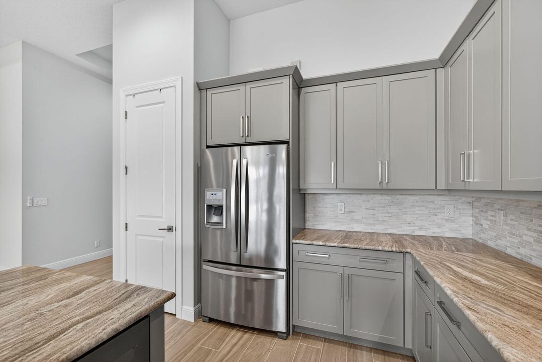 En Renta: $5,500 (3 camas, 2 baños, 2405 Pies cuadrados)