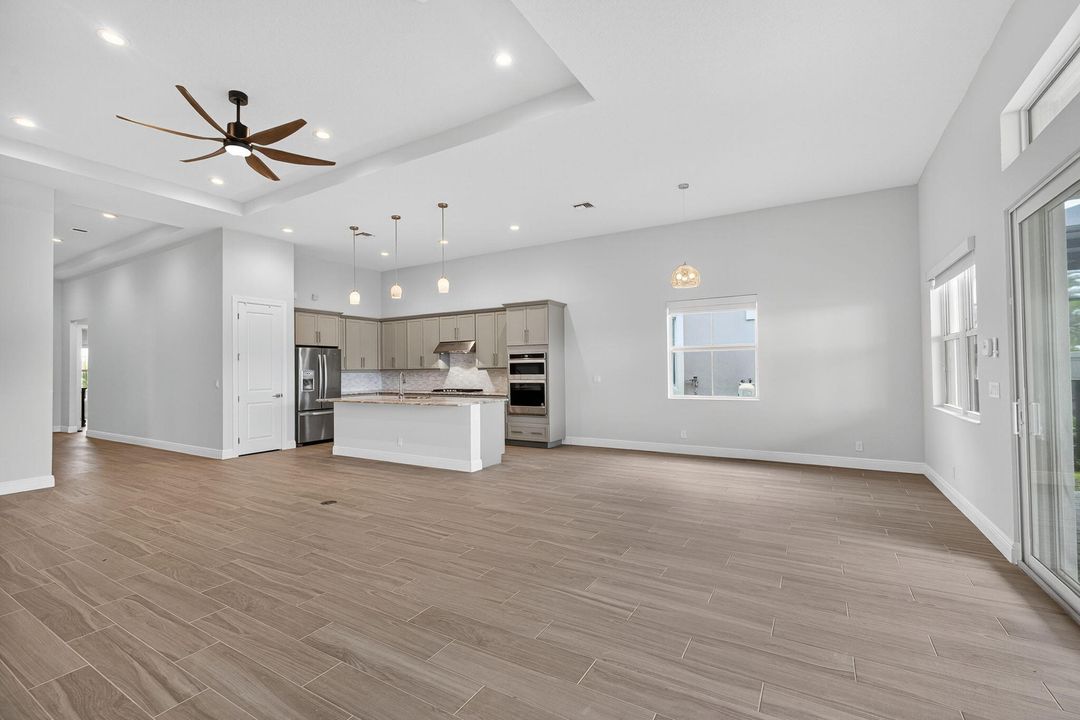 En Renta: $5,500 (3 camas, 2 baños, 2405 Pies cuadrados)