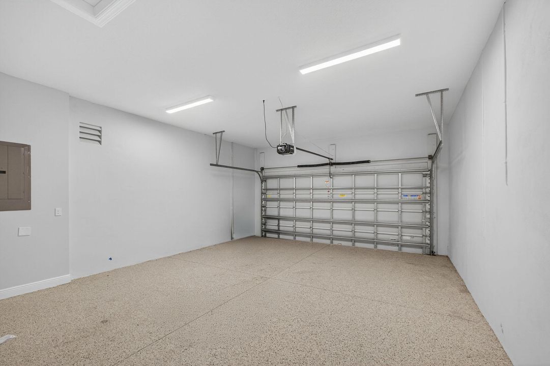 En Renta: $5,500 (3 camas, 2 baños, 2405 Pies cuadrados)