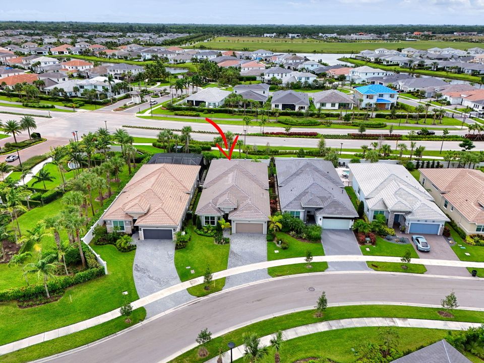 En Renta: $5,500 (3 camas, 2 baños, 2405 Pies cuadrados)