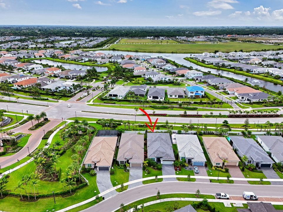 En Renta: $5,500 (3 camas, 2 baños, 2405 Pies cuadrados)