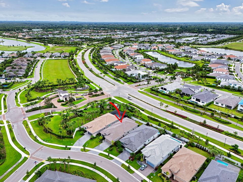 En Renta: $5,500 (3 camas, 2 baños, 2405 Pies cuadrados)