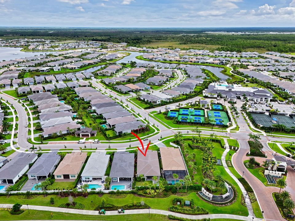 En Renta: $5,500 (3 camas, 2 baños, 2405 Pies cuadrados)