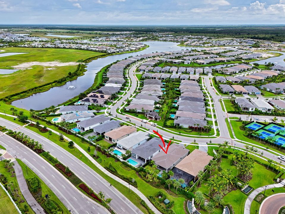 En Renta: $5,500 (3 camas, 2 baños, 2405 Pies cuadrados)