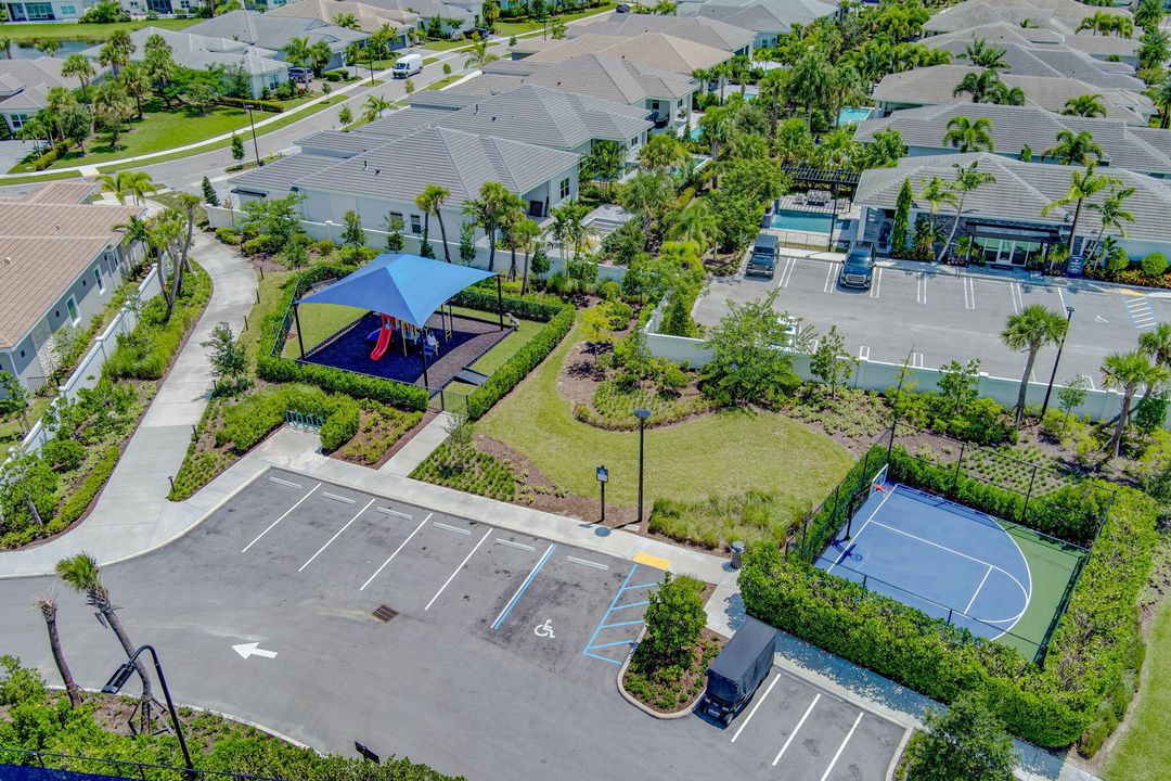 En Renta: $5,500 (3 camas, 2 baños, 2405 Pies cuadrados)