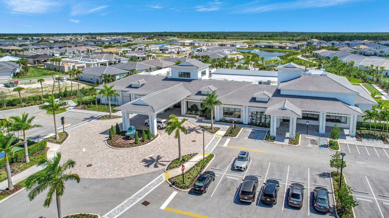 En Renta: $5,500 (3 camas, 2 baños, 2405 Pies cuadrados)