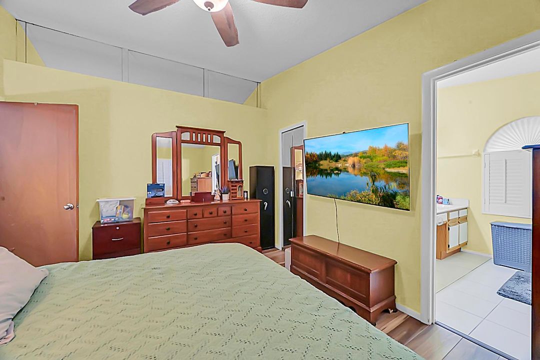 For Sale: $325,000 (3 beds, 2 baths, 1070 Square Feet)