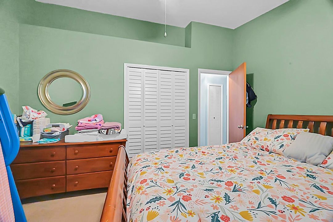 For Sale: $325,000 (3 beds, 2 baths, 1070 Square Feet)