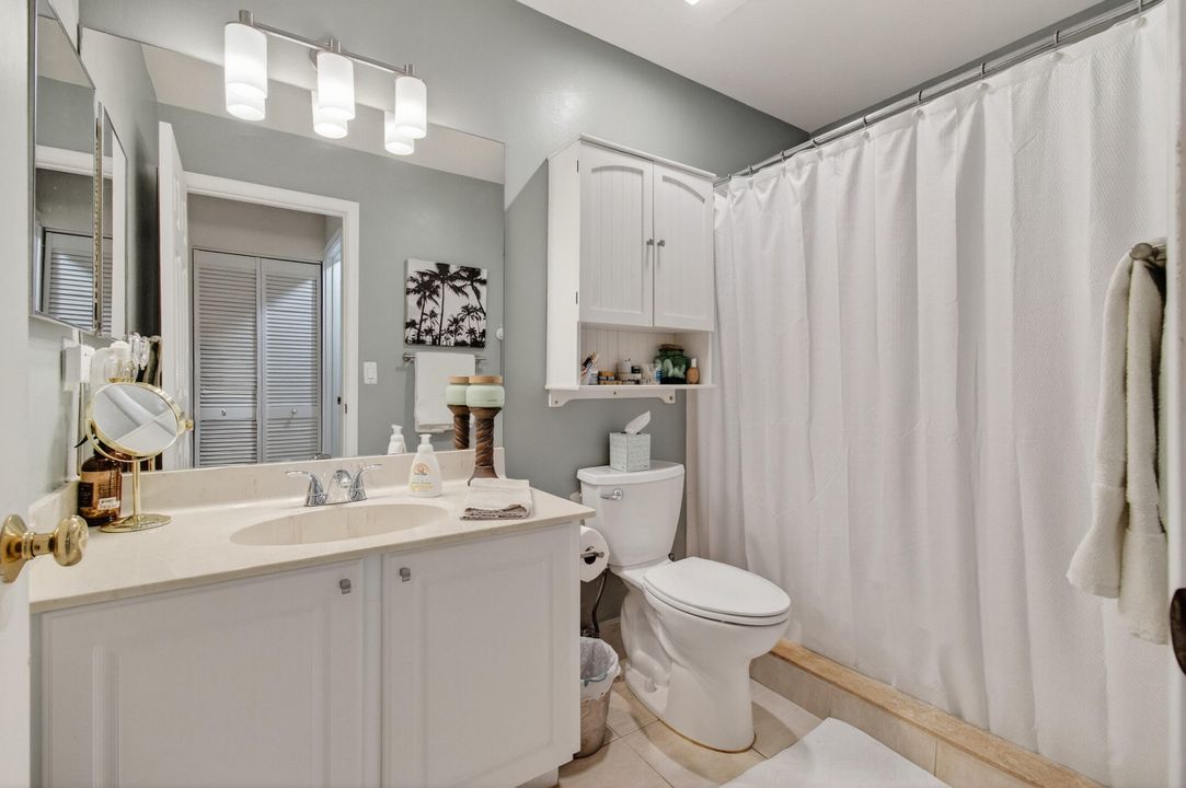 For Sale: $330,000 (2 beds, 2 baths, 1173 Square Feet)