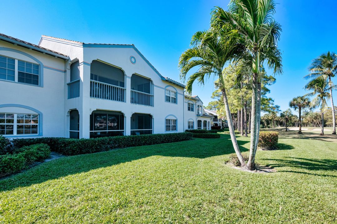 For Sale: $715,000 (2 beds, 2 baths, 1426 Square Feet)