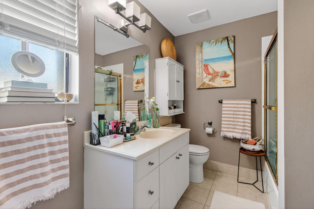 For Sale: $330,000 (2 beds, 2 baths, 1173 Square Feet)