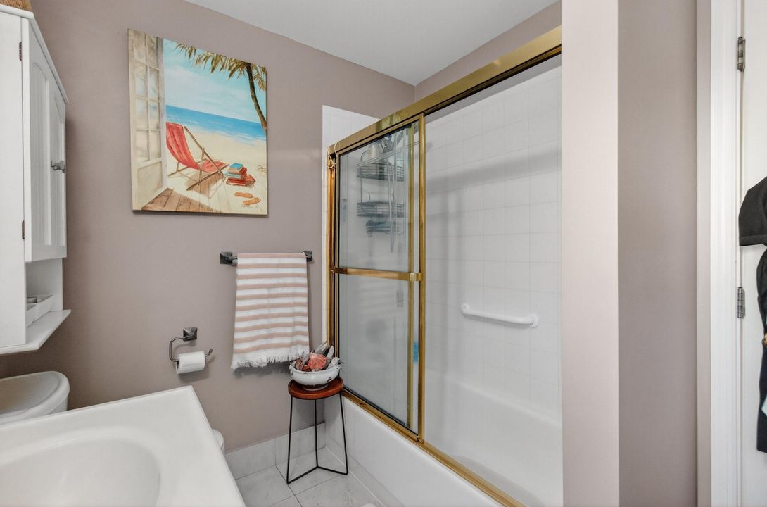 For Sale: $330,000 (2 beds, 2 baths, 1173 Square Feet)