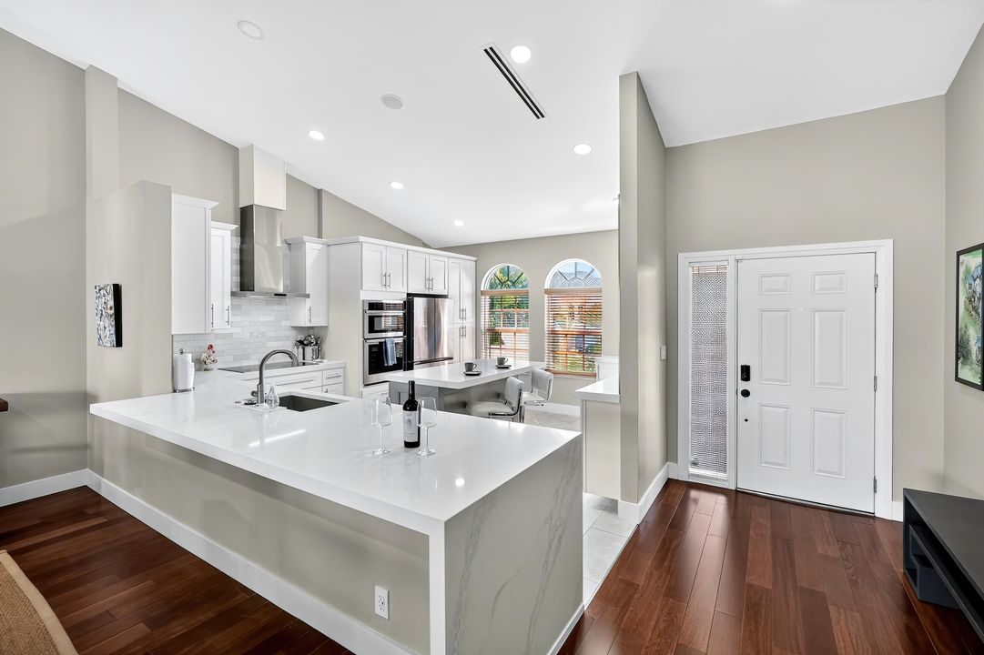 For Sale: $715,000 (2 beds, 2 baths, 1426 Square Feet)