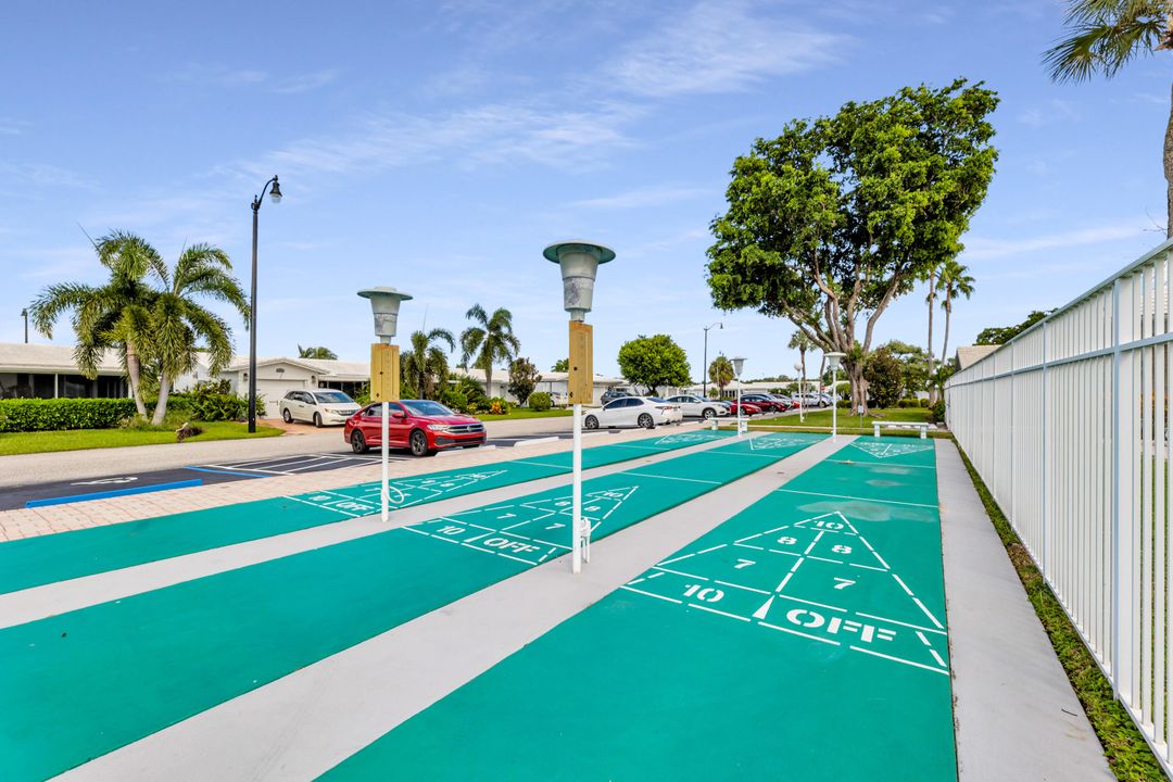 For Sale: $119,000 (2 beds, 2 baths, 850 Square Feet)