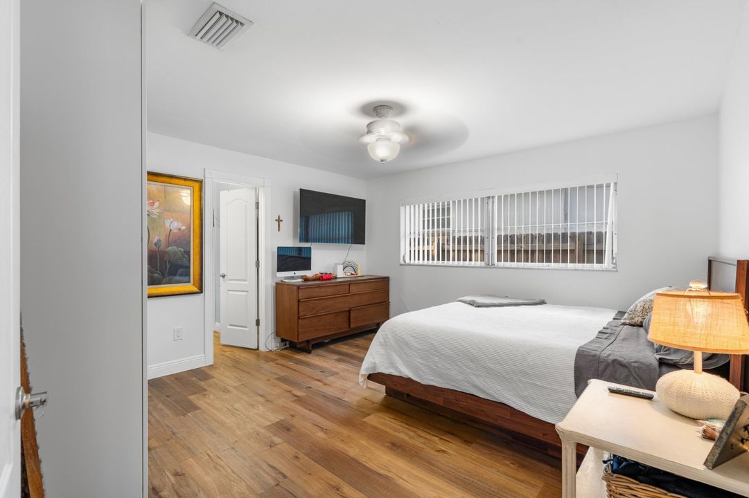 For Sale: $559,000 (3 beds, 2 baths, 1297 Square Feet)