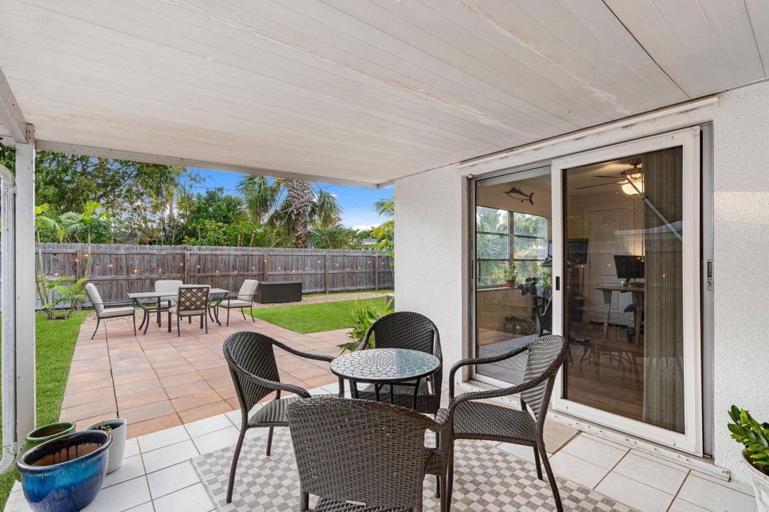 For Sale: $559,000 (3 beds, 2 baths, 1297 Square Feet)