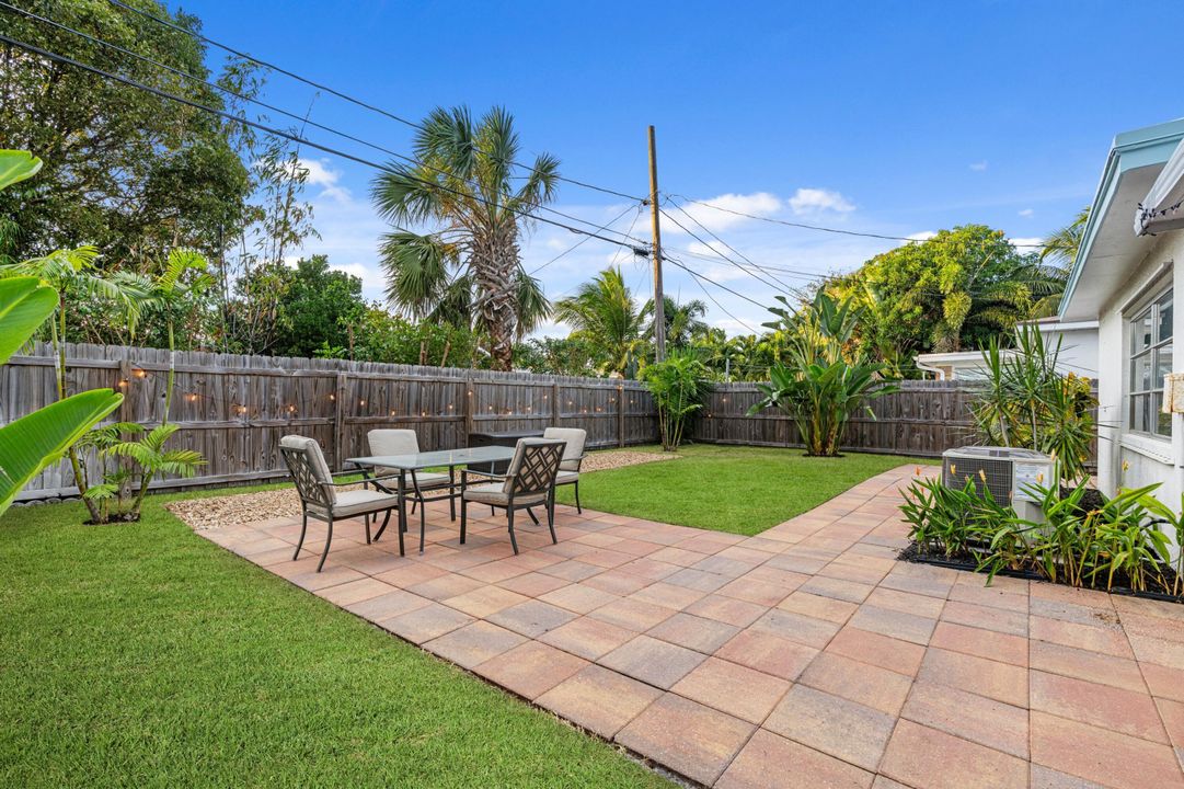 For Sale: $559,000 (3 beds, 2 baths, 1297 Square Feet)