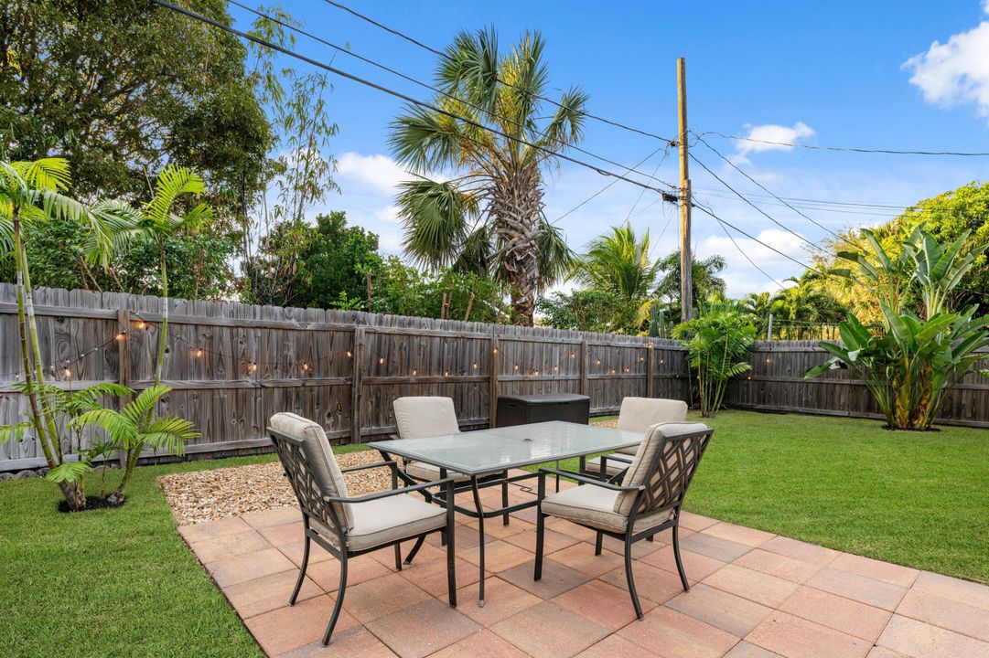 For Sale: $559,000 (3 beds, 2 baths, 1297 Square Feet)