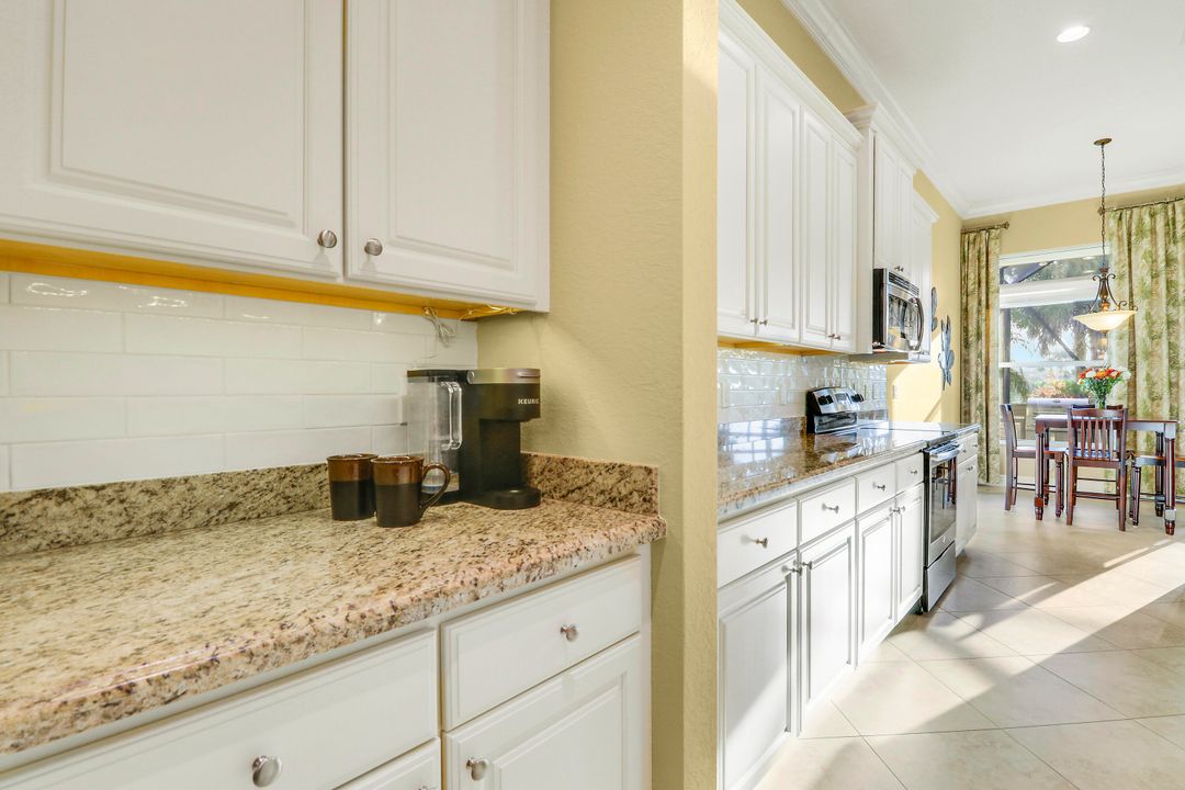 For Sale: $534,900 (3 beds, 2 baths, 2022 Square Feet)