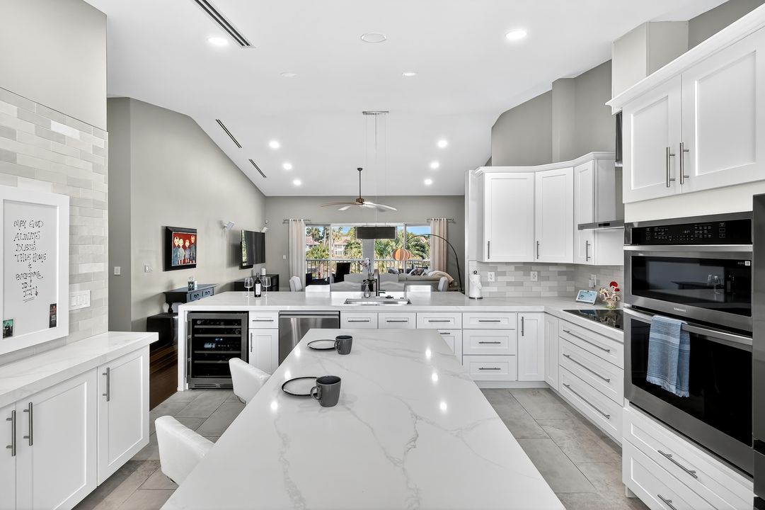 For Sale: $715,000 (2 beds, 2 baths, 1426 Square Feet)