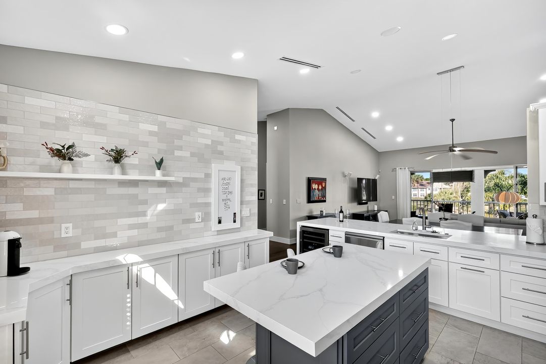 For Sale: $715,000 (2 beds, 2 baths, 1426 Square Feet)