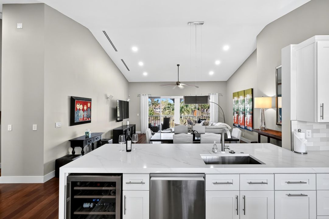 For Sale: $715,000 (2 beds, 2 baths, 1426 Square Feet)